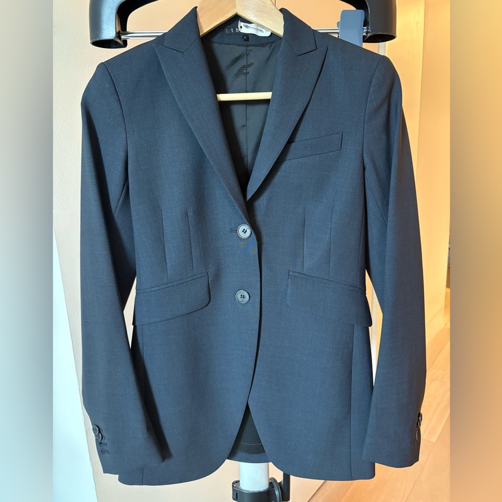 THEORY Blue Wool Blazer Size 0 ( fits like 2) Classic Two Button Professional